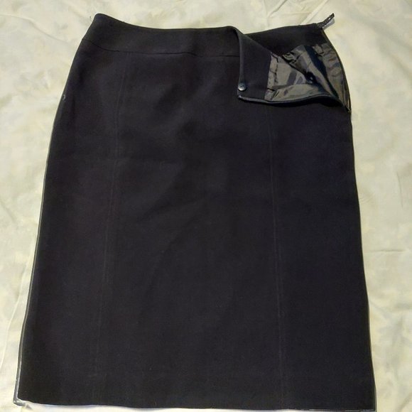 Talbots Black Pencil Skirt With 2 Back Splits, Size 8P - Picture 2 of 7